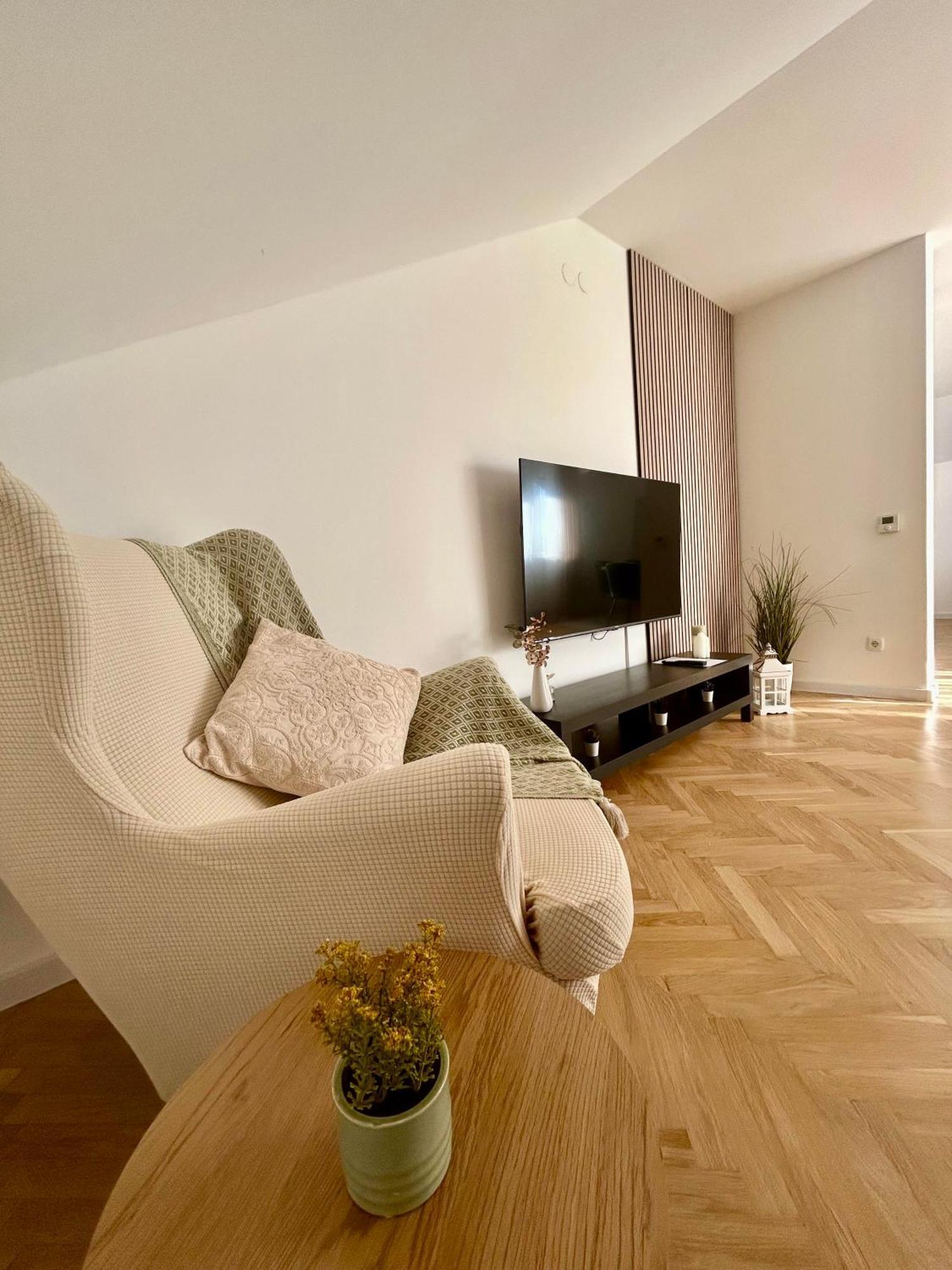 Tony Deluxe Near Zagreb Airport Apartment *